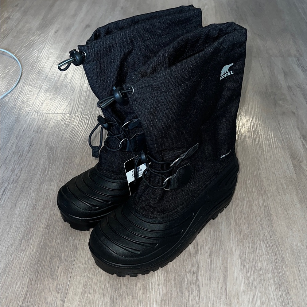 SOREL Youth Super Trooper bootsYouth size 4 brand new